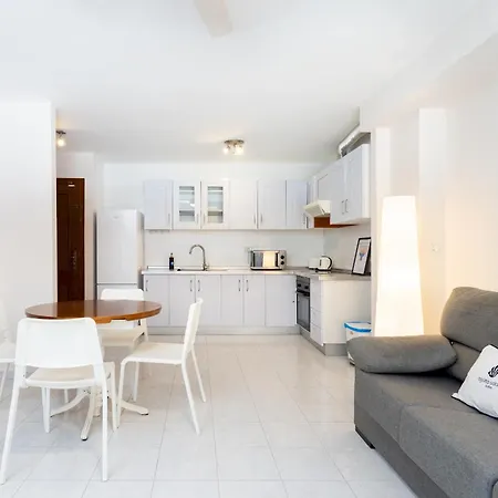 Apartment, & Bright Апартаменты Эль-Медано