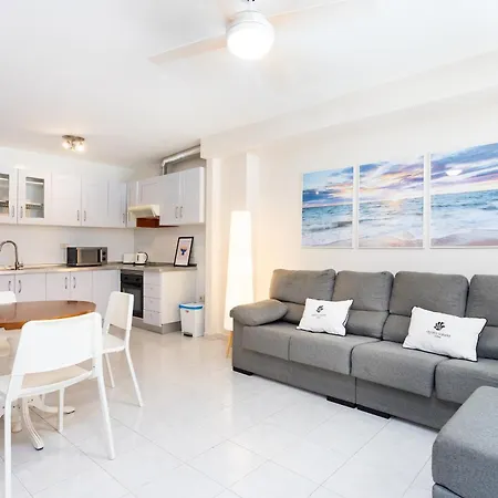 Apartment, & Bright Апартаменты Эль-Медано