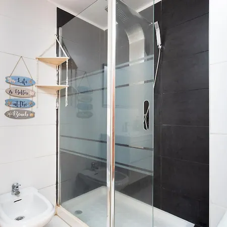 Apartment, & Bright Апартаменты