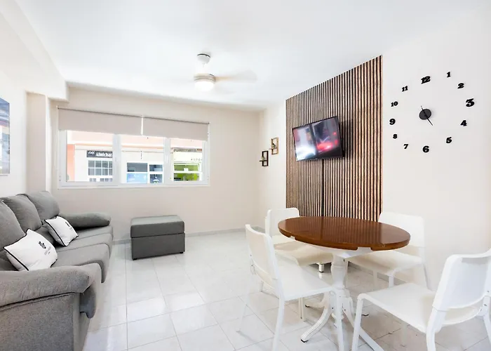 Apartment, & Bright Апартаменты