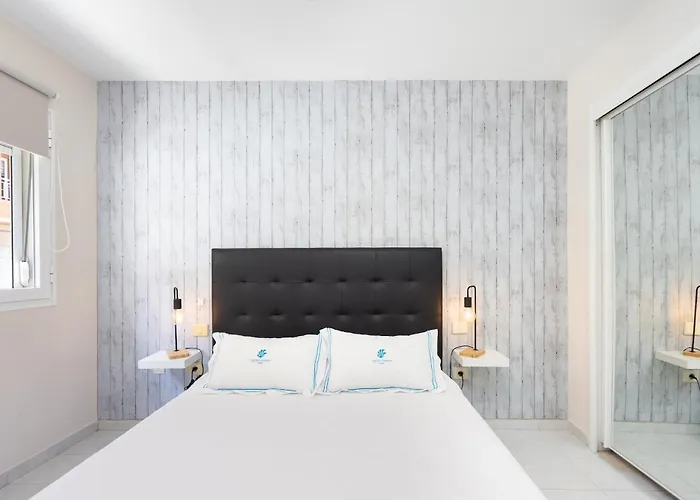 Apartment, & Bright Апартаменты *