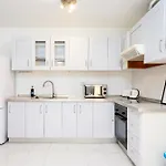 公寓 Apartment, & Bright
